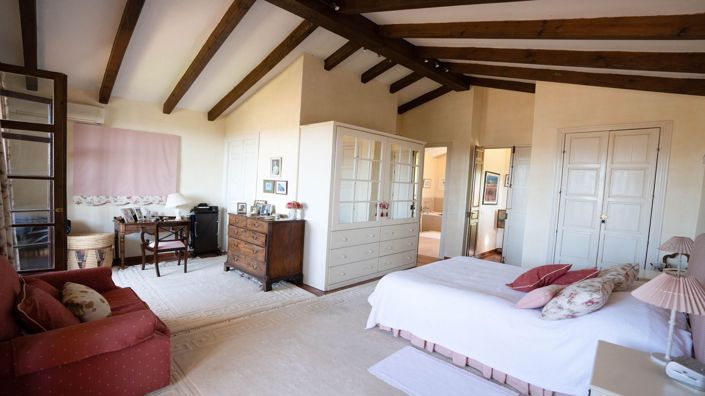 Image No.8-4 Bed Country House for sale