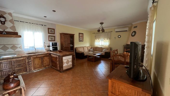 Image No.6-3 Bed Country House for sale