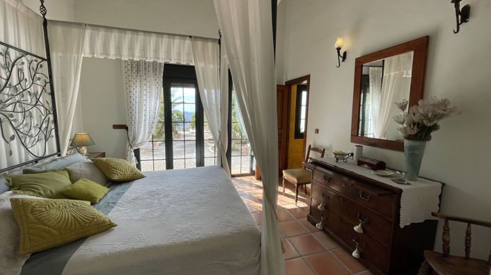 Image No.15-5 Bed Country House for sale