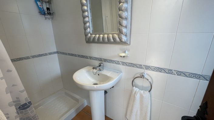 Image No.39-5 Bed Country House for sale