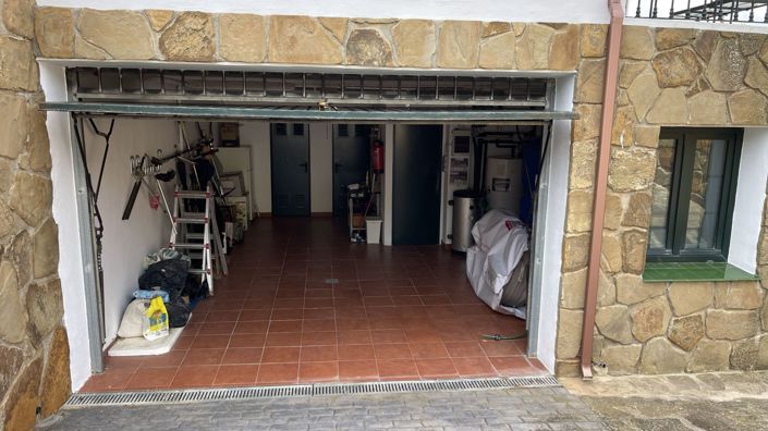 Image No.45-5 Bed Country House for sale