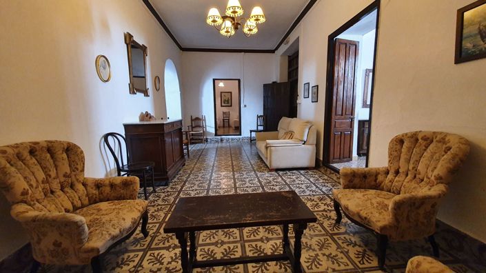 Image No.10-4 Bed Townhouse for sale