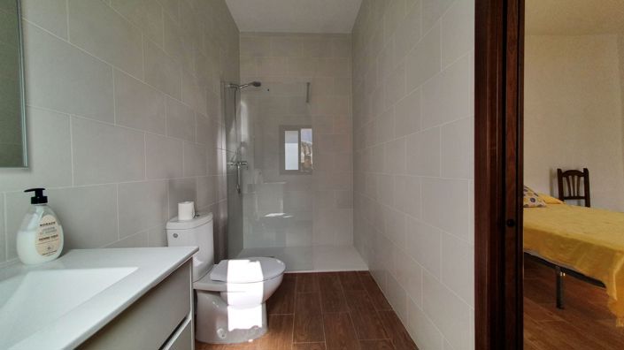 Image No.28-4 Bed Townhouse for sale