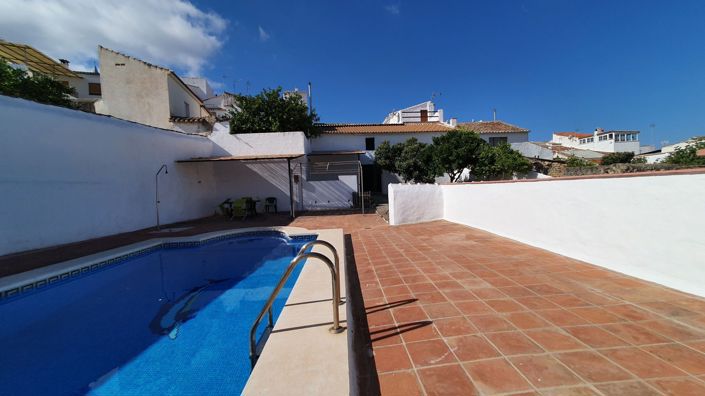 Image No.4-4 Bed Townhouse for sale