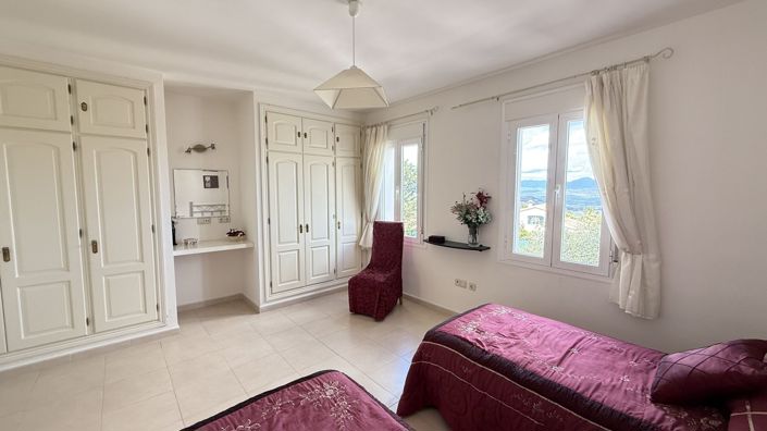 Image No.10-4 Bed Villa for sale