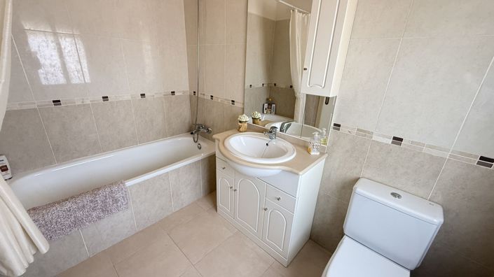 Image No.12-4 Bed Villa for sale