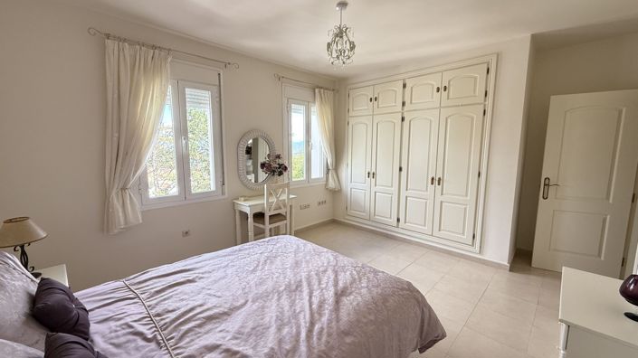 Image No.9-4 Bed Villa for sale