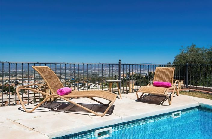 Image No.1-7 Bed Villa for sale