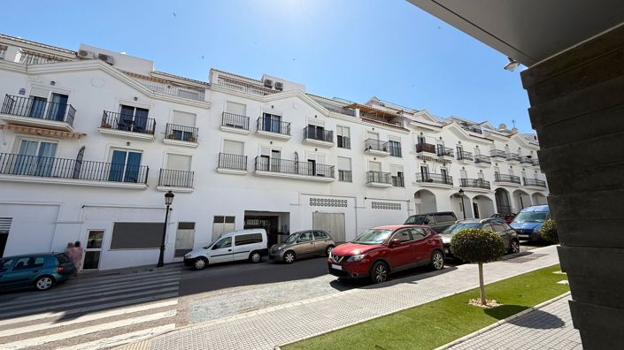 Image No.1-3 Bed Apartment for sale