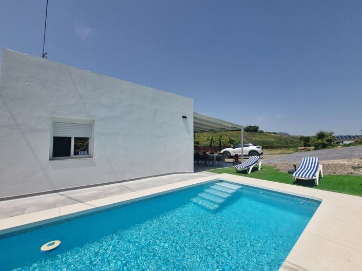 Image No.2-2 Bed Country House for sale