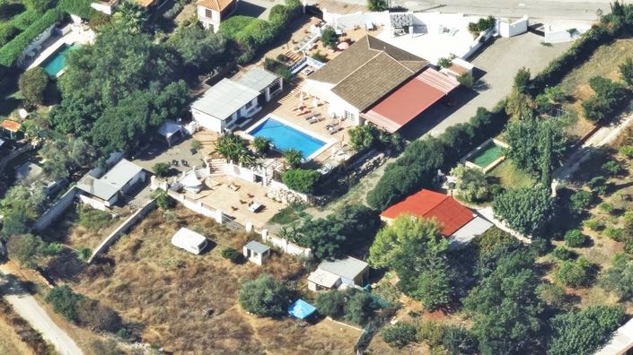 Image No.1-4 Bed Country House for sale