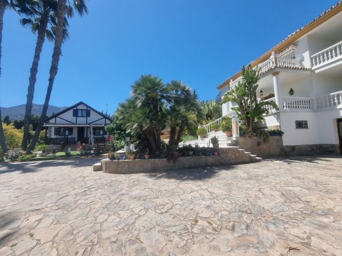 Image No.2-Maison de campagne de 9 chambres à vendre à Alhaurín el Grande