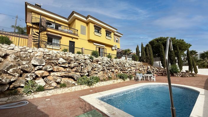 Image No.1-5 Bed Villa for sale