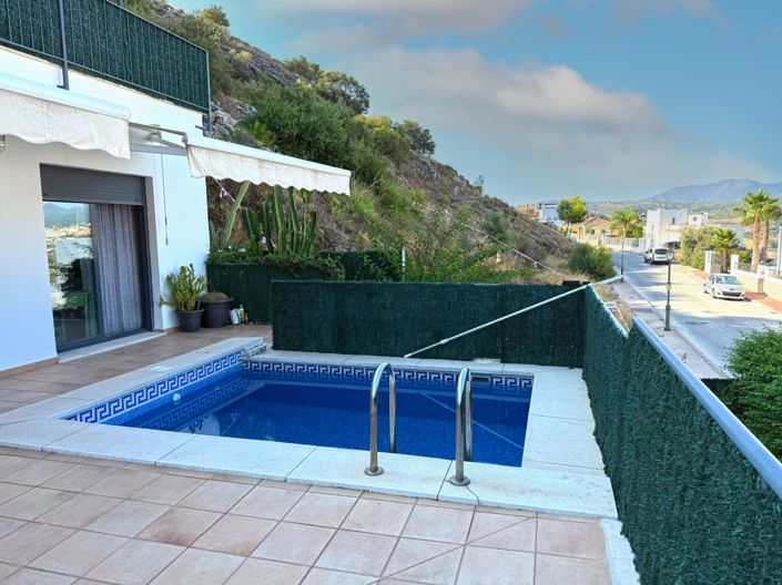 Image No.1-3 Bed Villa for sale