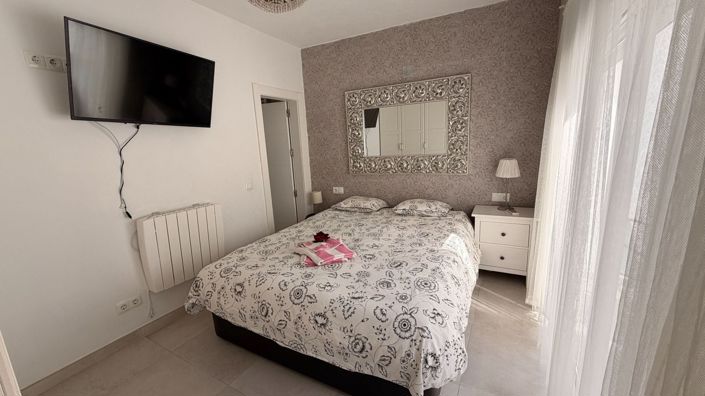 Image No.13-4 Bed Townhouse for sale