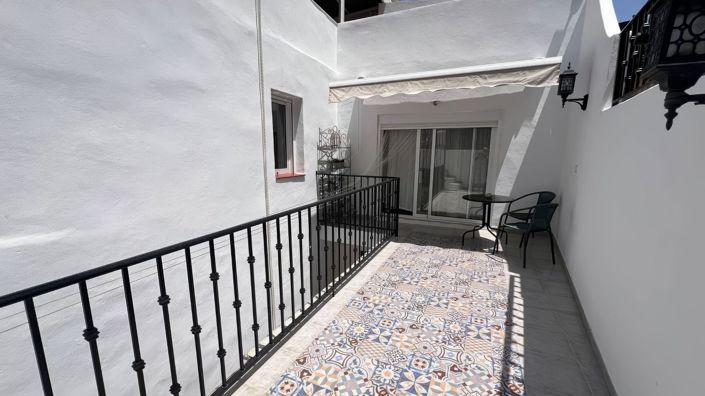 Image No.17-4 Bed Townhouse for sale
