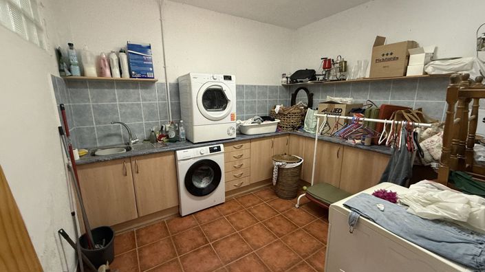 Image No.23-6 Bed Country House for sale