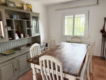 fe8dc2bb651d98e8c9cd3a1d37736c8f7809e65f7d0