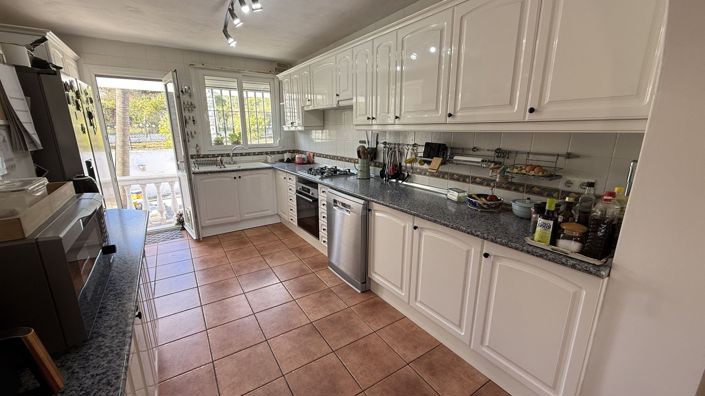 Image No.6-6 Bed Country House for sale