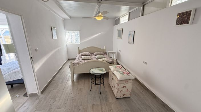 Image No.15-3 Bed Country House for sale