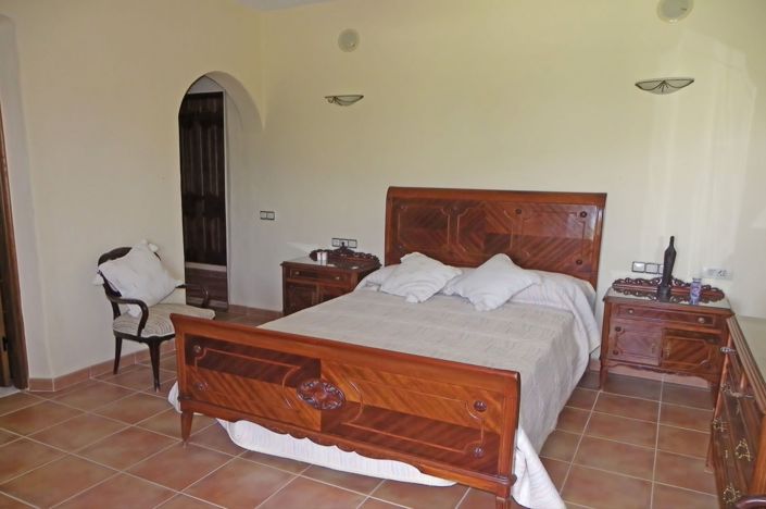 Image No.16-4 Bed Country House for sale