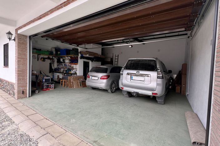 Image No.28-4 Bed Country House for sale