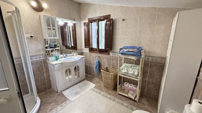 4583d109eb33f0e383ec3a1dcdec359d780f56eb984