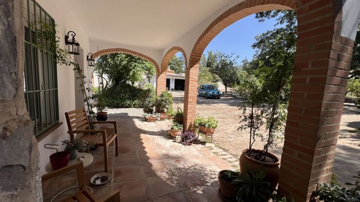 Image No.1-5 Bed Country House for sale