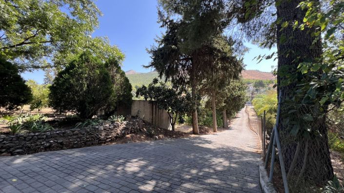 Image No.17-5 Bed Country House for sale