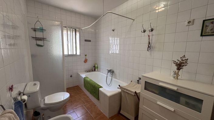 Image No.26-5 Bed Country House for sale