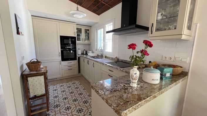 Image No.7-5 Bed Country House for sale