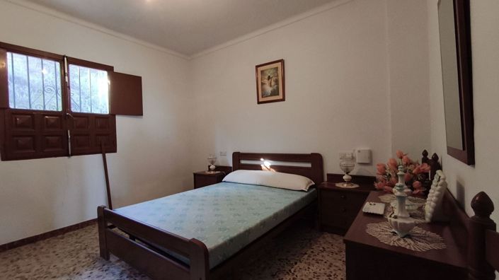 Image No.10-3 Bed Country House for sale