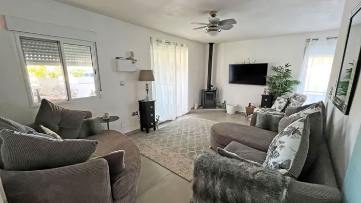 Image No.7-2 Bed Country House for sale