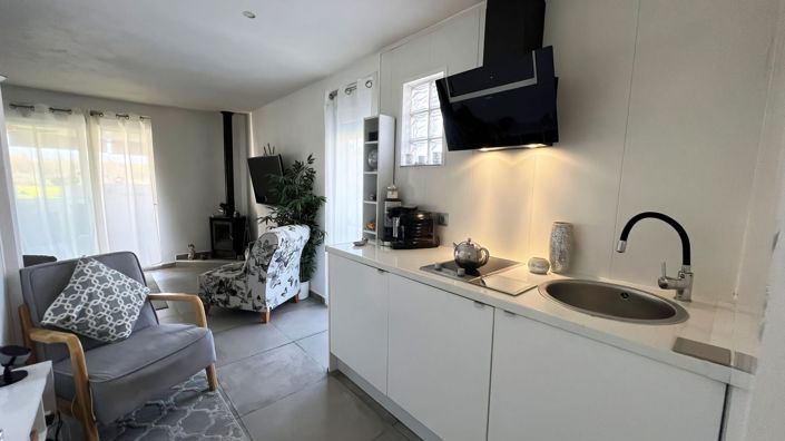 Image No.8-2 Bed Country House for sale