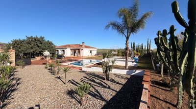 2ba8edf9a7bdb3418c783a1e48bc72f0780613946a9