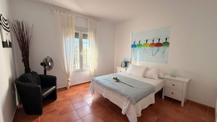 Image No.12-3 Bed Country House for sale