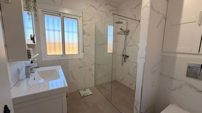 Image No.16-3 Bed Country House for sale