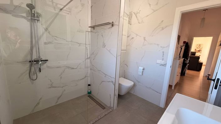 Image No.17-3 Bed Country House for sale