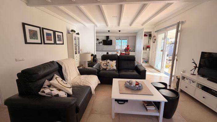 Image No.6-3 Bed Country House for sale