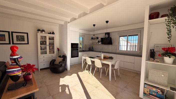 Image No.7-3 Bed Country House for sale