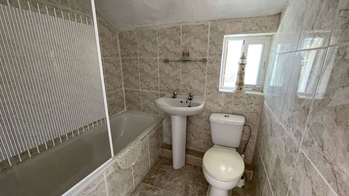 Image No.12-5 Bed Country House for sale