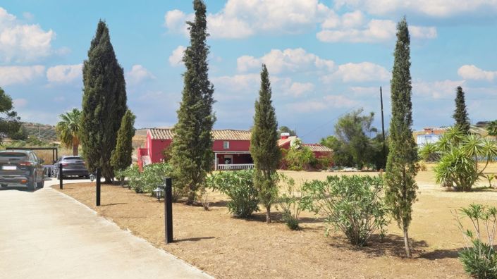 Image No.25-5 Bed Country House for sale