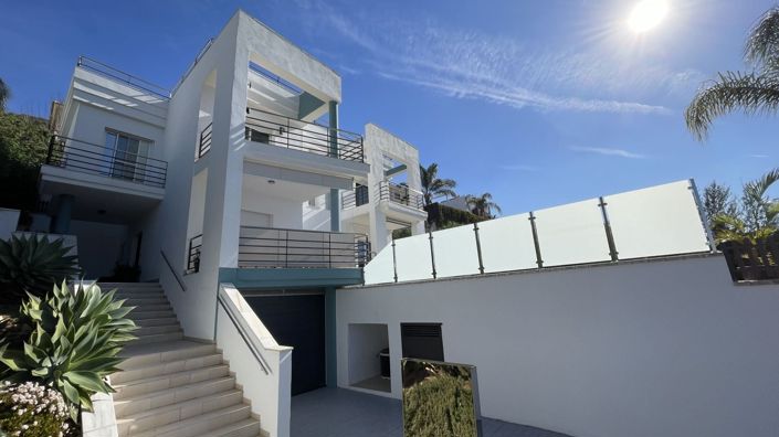 Image No.4-4 Bed Villa for sale