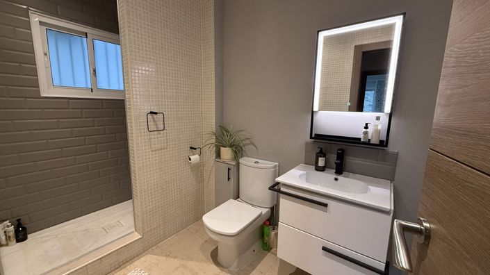 Image No.9-4 Bed Villa for sale