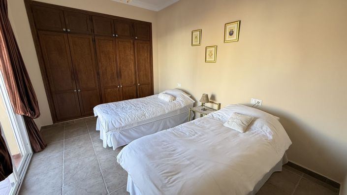 Image No.12-5 Bed Villa for sale