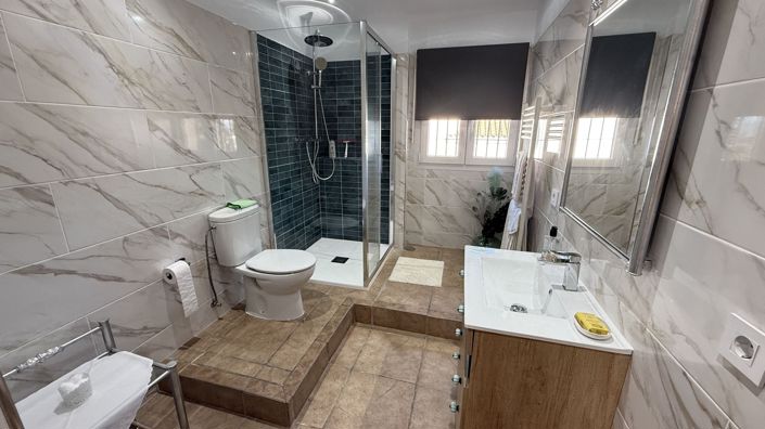 Image No.16-5 Bed Villa for sale