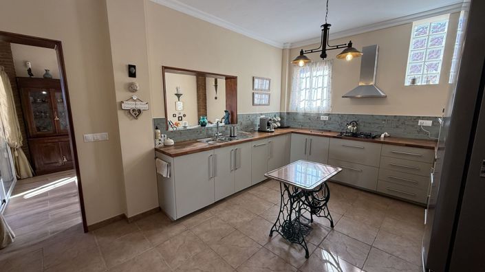 Image No.6-5 Bed Villa for sale