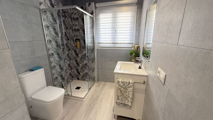 Image No.8-5 Bed Villa for sale