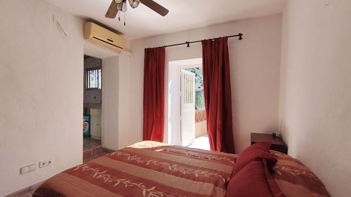 Image No.10-5 Bed Country House for sale