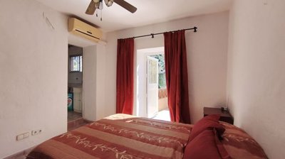 a3166c344cc61f94a19e3a1f63af229d7809dff8267